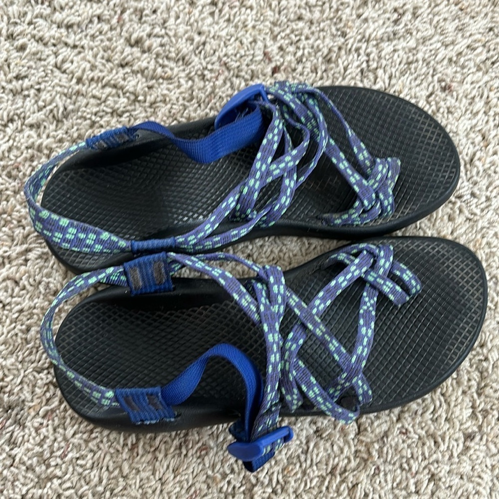 chacos size 9
